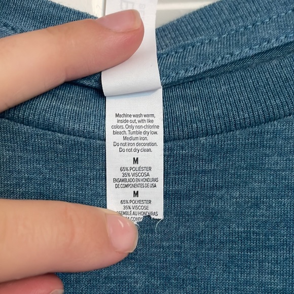 Womens short sleeve tee medium - Picture 3 of 5